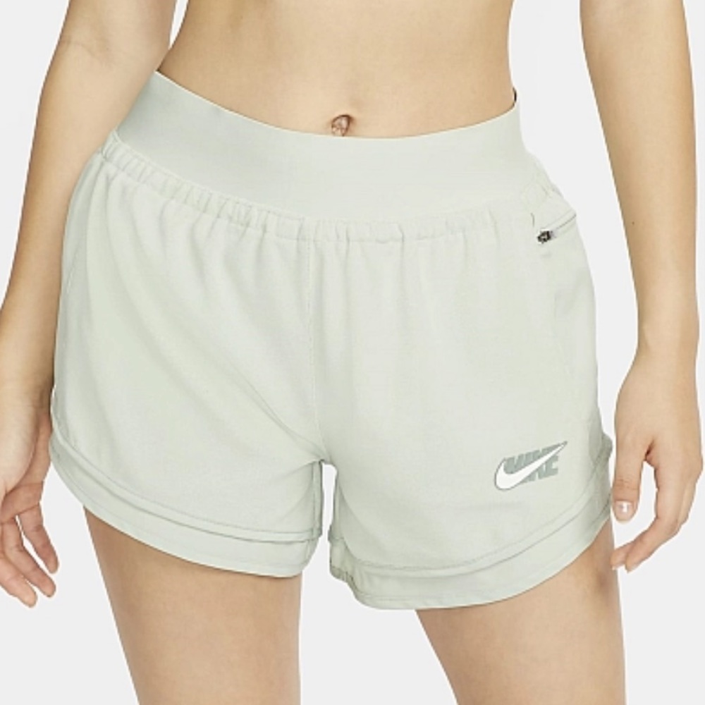 NWT NIKE Women’s 4 lined Running shorts